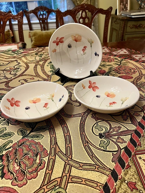 Royal stafford scattered flowers sale